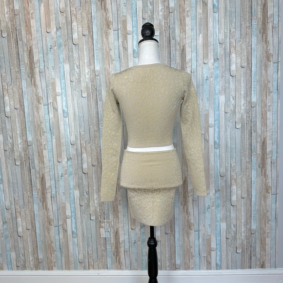 Aritzia XXS Sunday Best Volpe Metallic Gold Sweater Top Skirt 2 Pc Set $176 - Picture 5 of 11